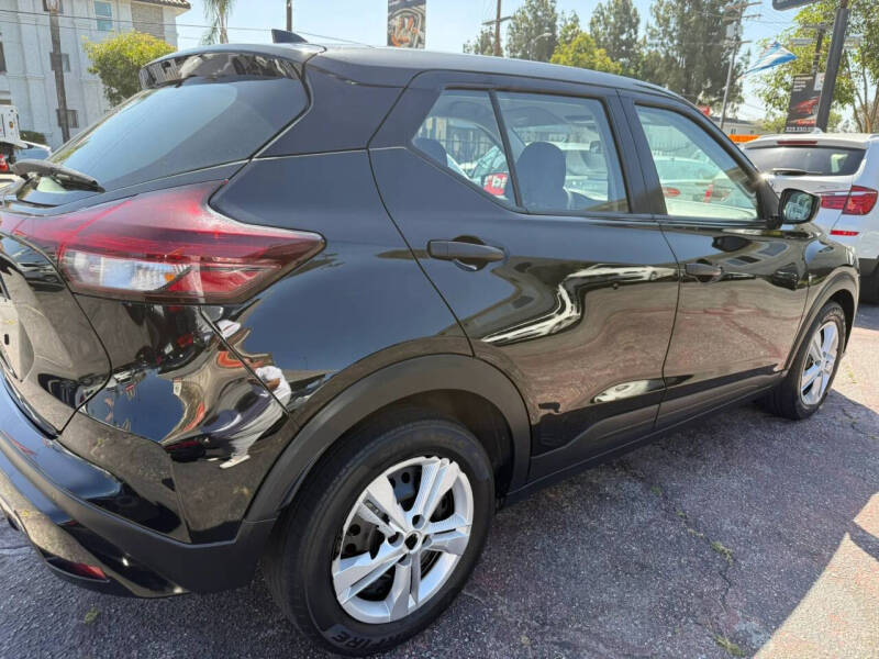 2021 Nissan Kicks S
