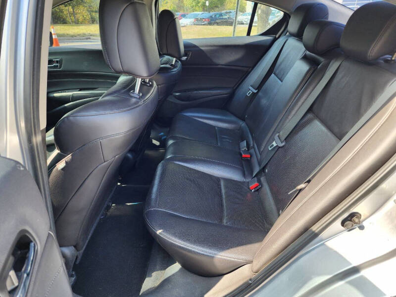 2013 Acura ILX 2.0L w/Tech