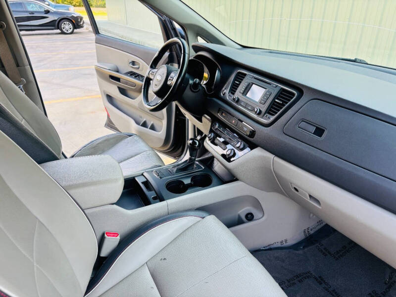 2016 Kia Sedona LX