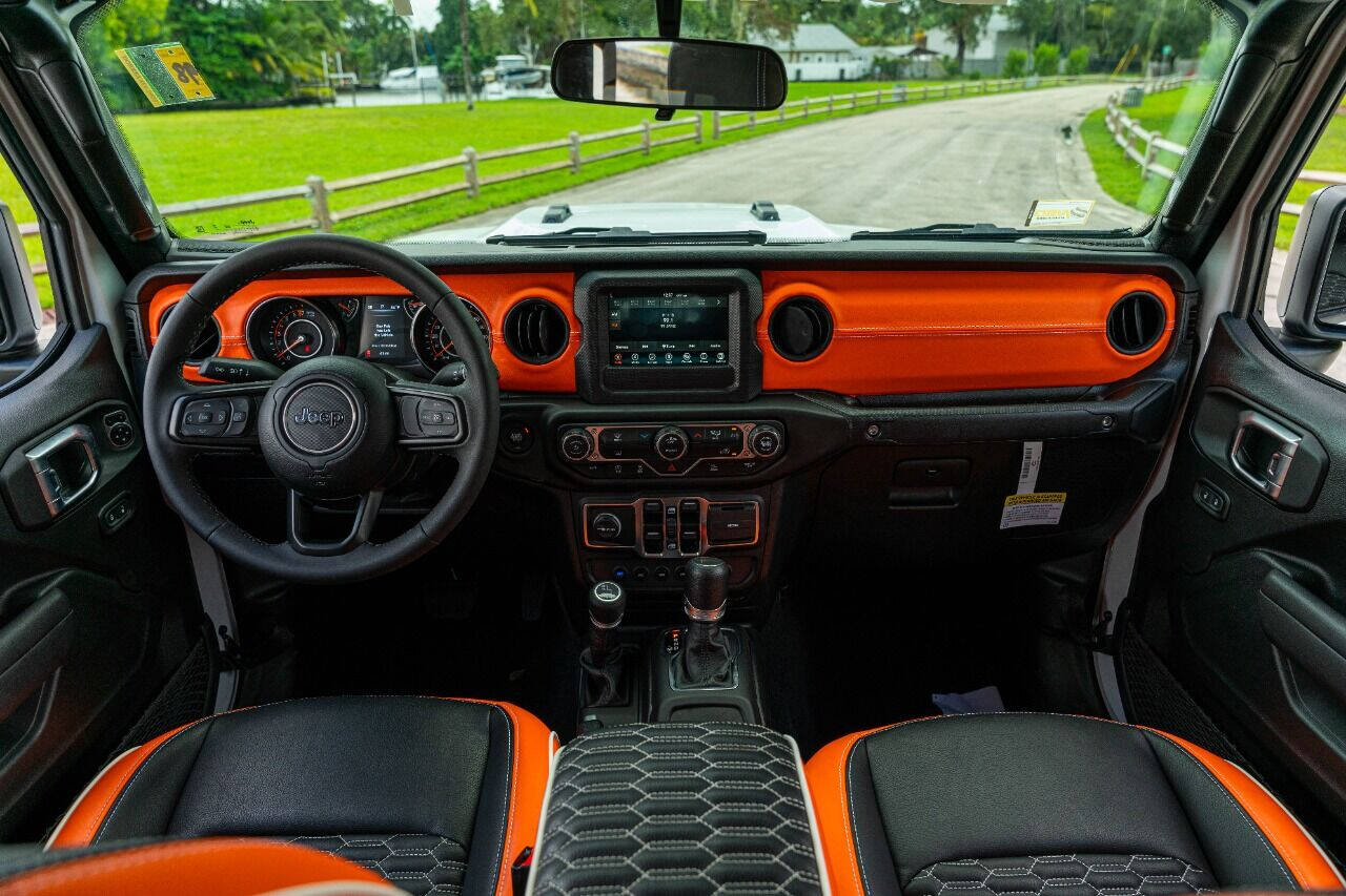 2020 JEEP Gladiator Pickup - $57,999