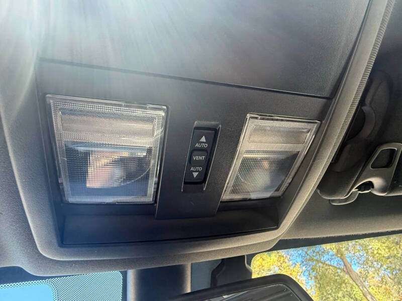 2017 Dodge Challenger 392 HEMI Scat Pack Shaker