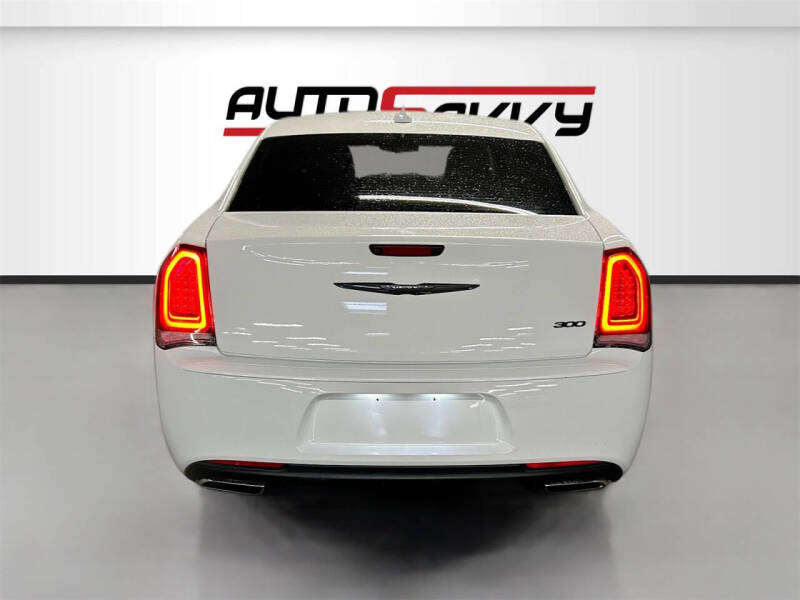 2022 Chrysler 300 Touring