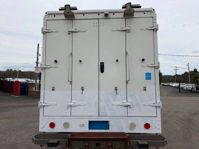 2018 Freightliner MT45 Chassis