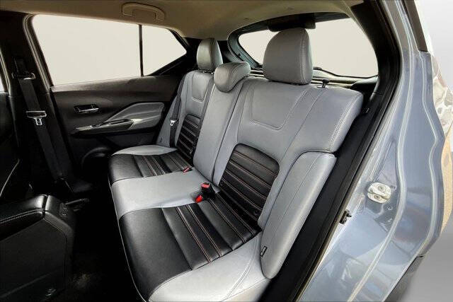 2021 Nissan Kicks SR