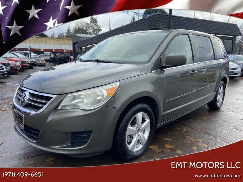 2010 Volkswagen Routan SE