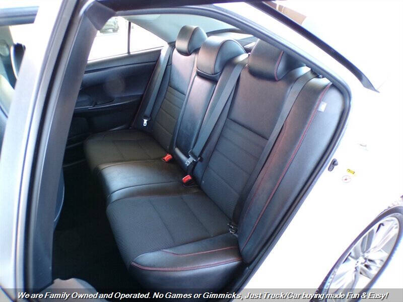 2016 Toyota Camry SE