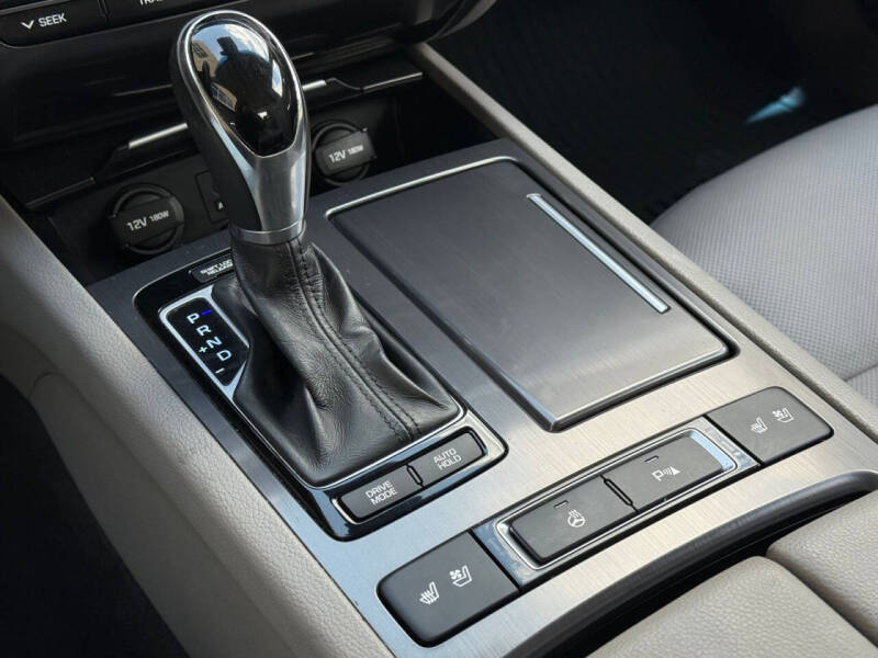 2017 Genesis G80