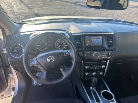 2016 Nissan Pathfinder S