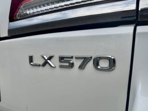 2014 Lexus LX 570
