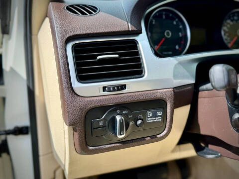 2011 Volkswagen Touareg TDI Lux