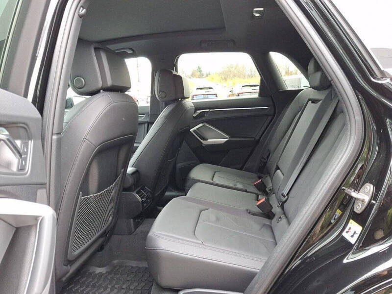 2025 Audi Q3 quattro S line Prem Plus 45 TFSI