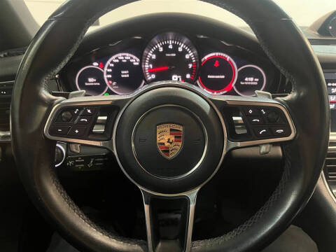 2018 Porsche Panamera 4