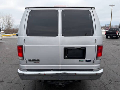 2013 Ford E-Series E-350 SD