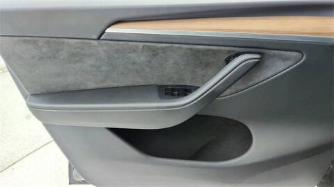 2025 Tesla Model Y Long Range