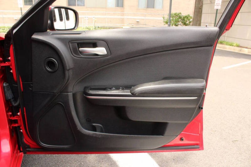 2016 Dodge Charger SE