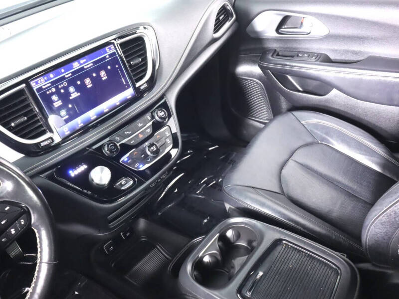 2021 Chrysler Pacifica Touring L