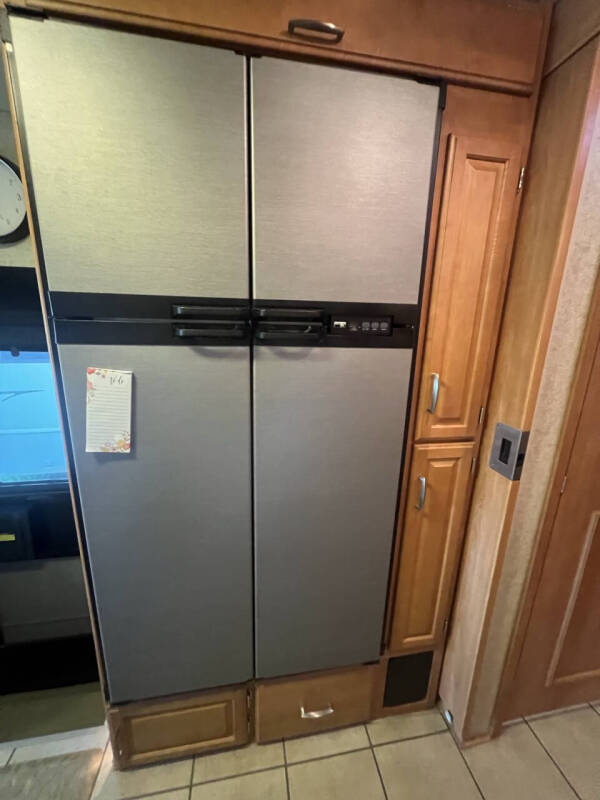 2007 Winnebago Adventurer