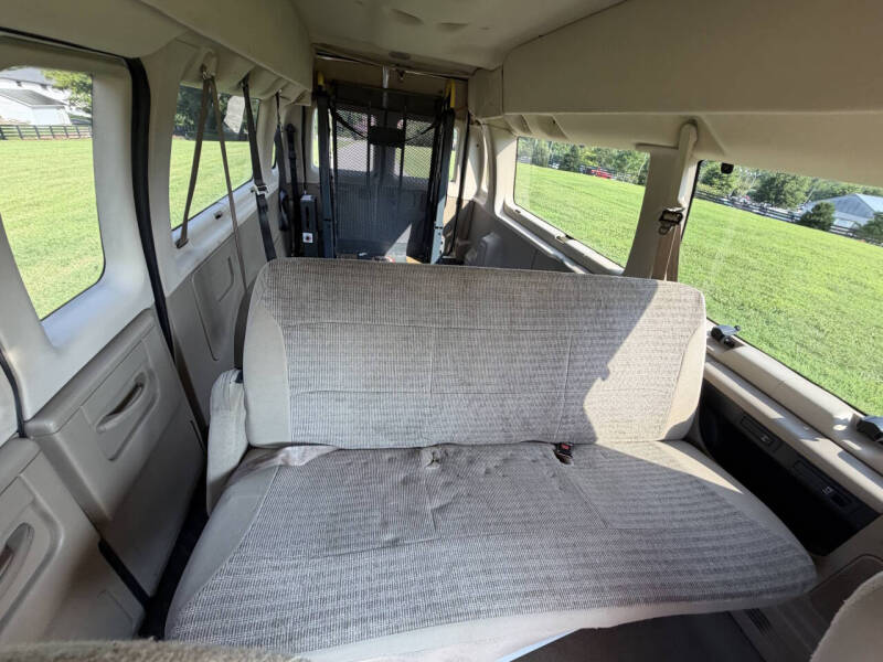 2003 Ford E-Series E-350 SD XLT