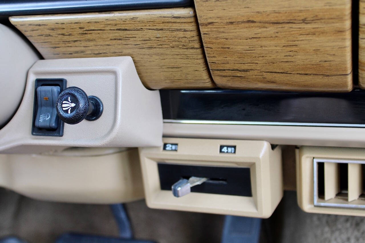 1989 Jeep Grand Wagoneer 66