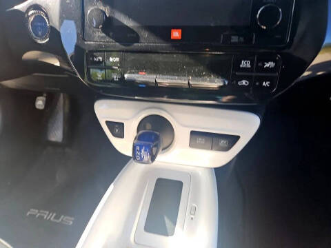 2016 Toyota Prius Three Touring