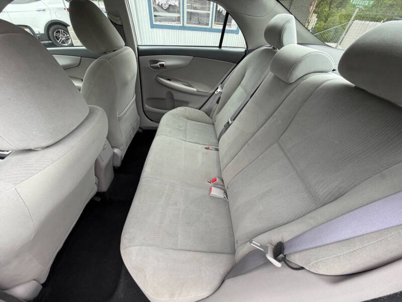 2011 Toyota Corolla LE