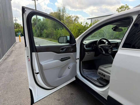 2017 GMC Acadia SLT-1