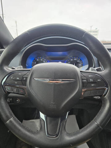 2015 Chrysler 200 S
