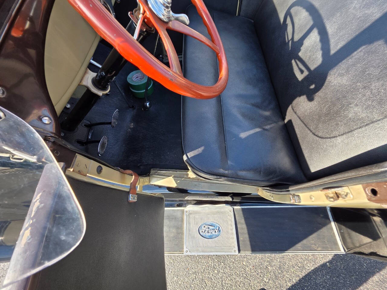1928 Ford Roadster 41