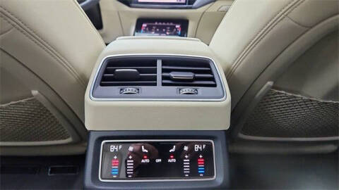 2022 Audi e-tron quattro Premium