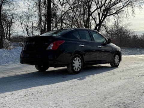2018 Nissan Versa S Plus
