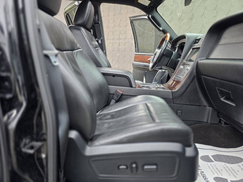 2016 Lincoln Navigator Select