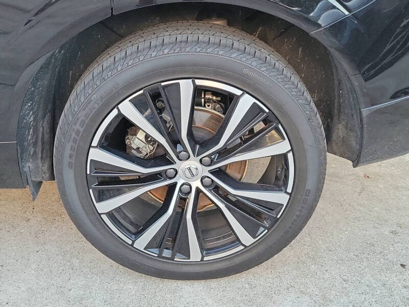 2023 Volvo XC60 B5 Plus Dark Theme