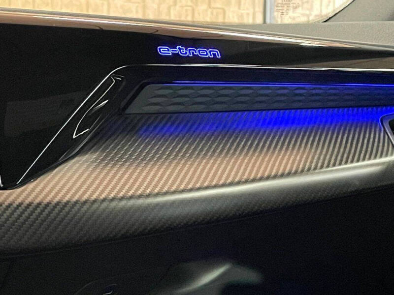 2024 Audi e-tron GT quattro Premium Plus