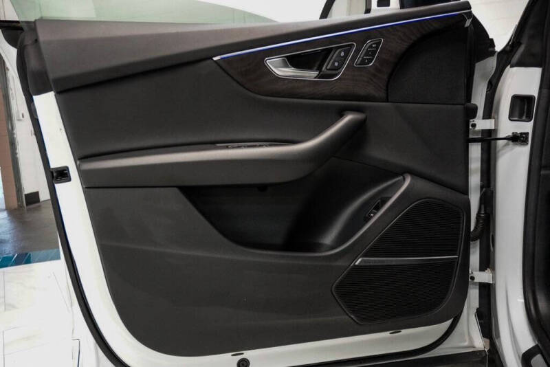 2021 Audi Q8 quattro Premium Plus 55 TFSI