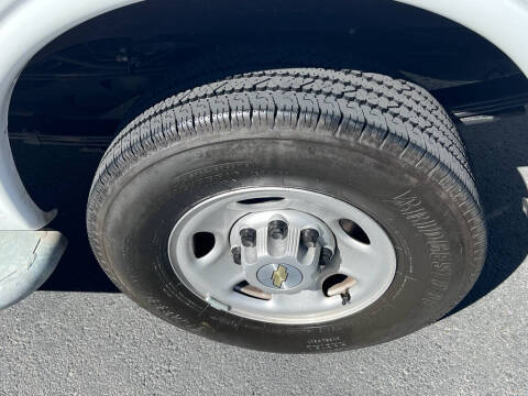 2024 Chevrolet Express 2500
