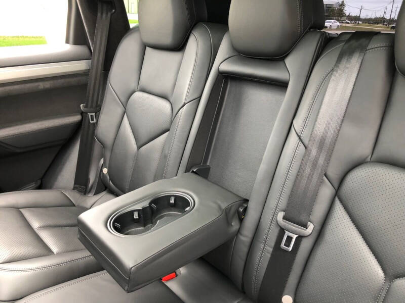 2013 Porsche Cayenne GTS