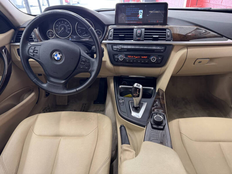 2015 BMW 3 Series 320i