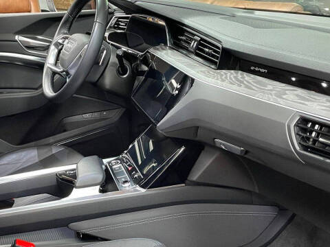 2021 Audi e-tron quattro Premium Plus