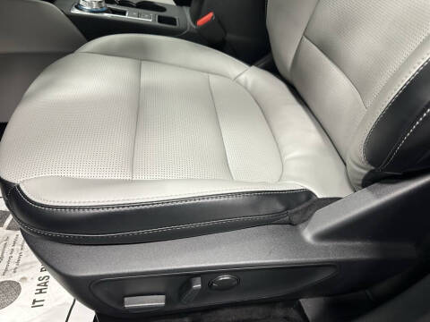 2025 Ford Escape Platinum