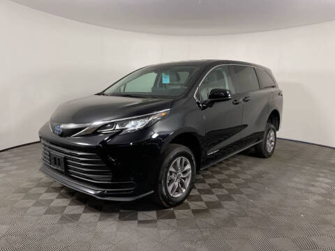 2023 Toyota Sienna LE 8-Passenger