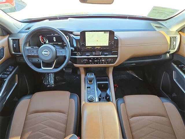 2024 Nissan Pathfinder Platinum