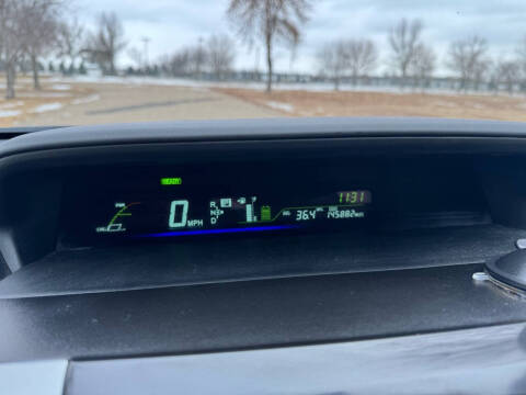 2013 Toyota Prius v Two