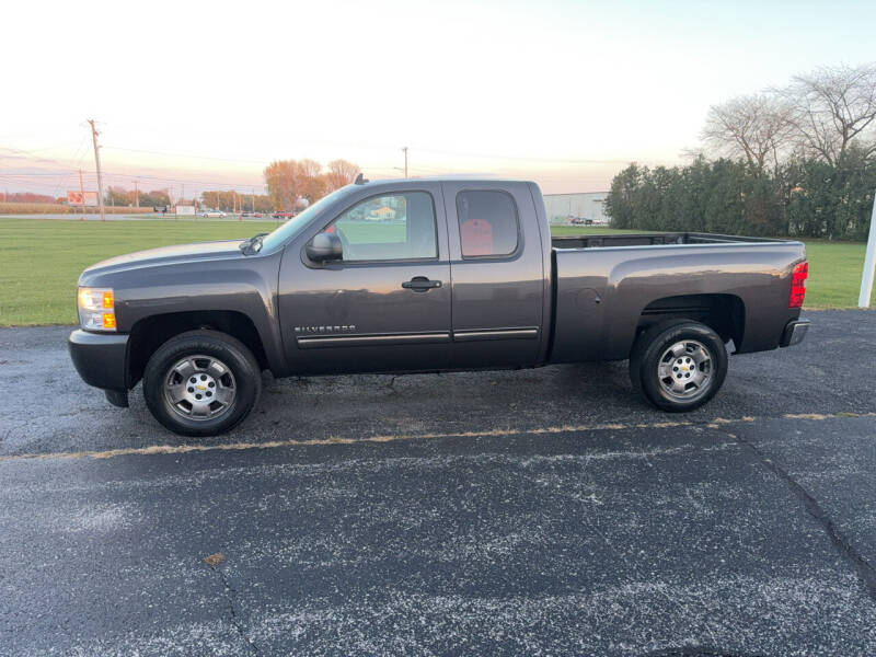 2010 Chevrolet Silverado 1500 for sale at Rick Runion's Used Car Center in Findlay OH