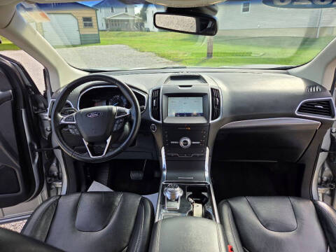 2020 Ford Edge Titanium