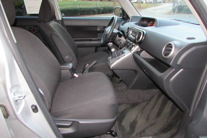 2010 Scion xB Base photo 31