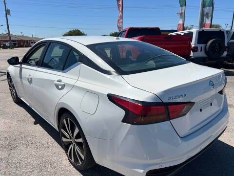 2022 Nissan Altima 2.5 SR