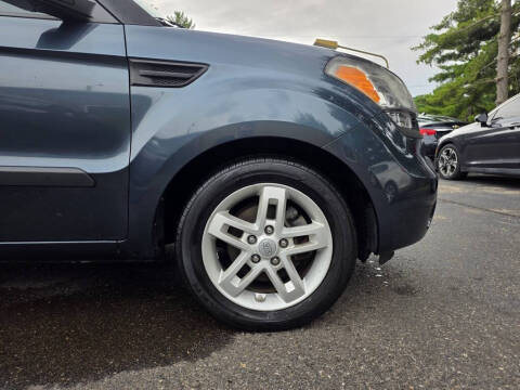 2011 Kia Soul +