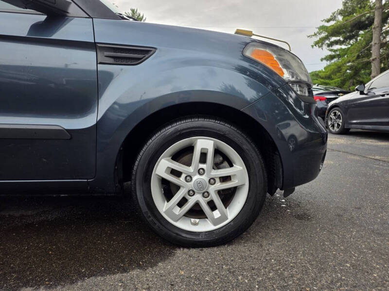 2011 Kia Soul +