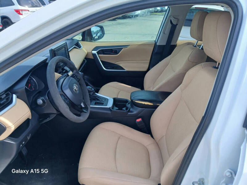 2021 Toyota RAV4 LE