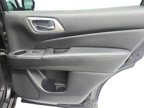 2017 Nissan Pathfinder Platinum